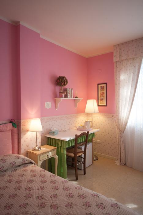 Rose E Merletti Pensionat Sasso Feltrio Rum bild